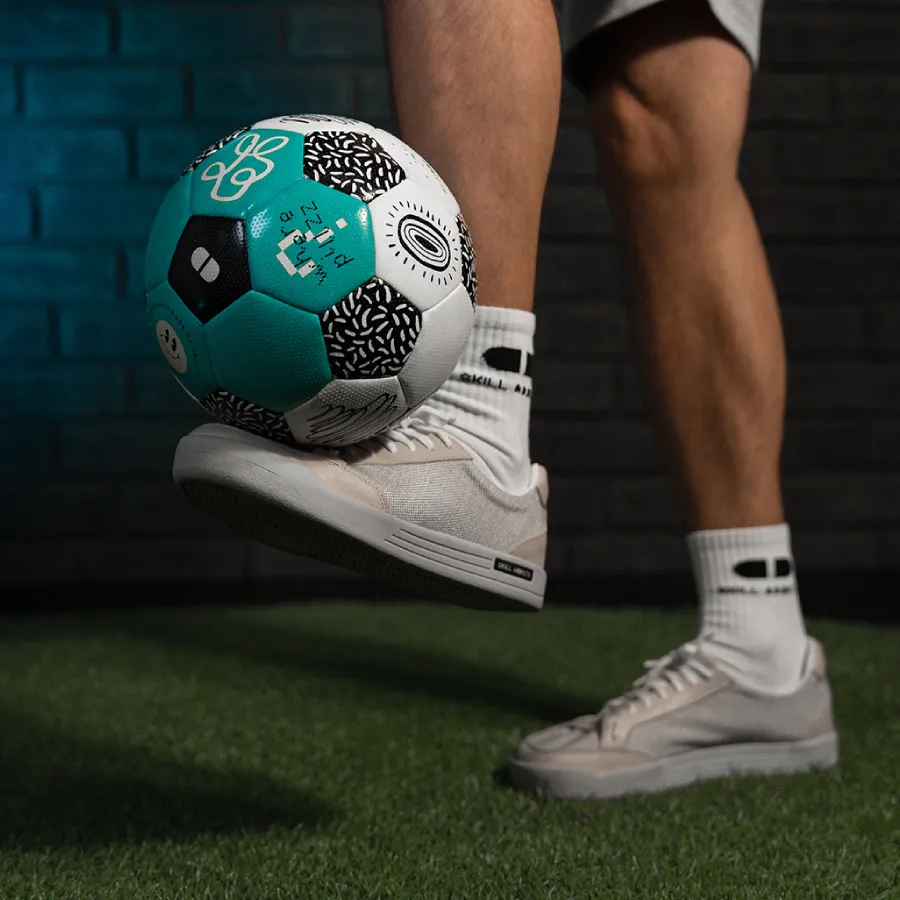Intermediate soccer tricks with Honza Weber