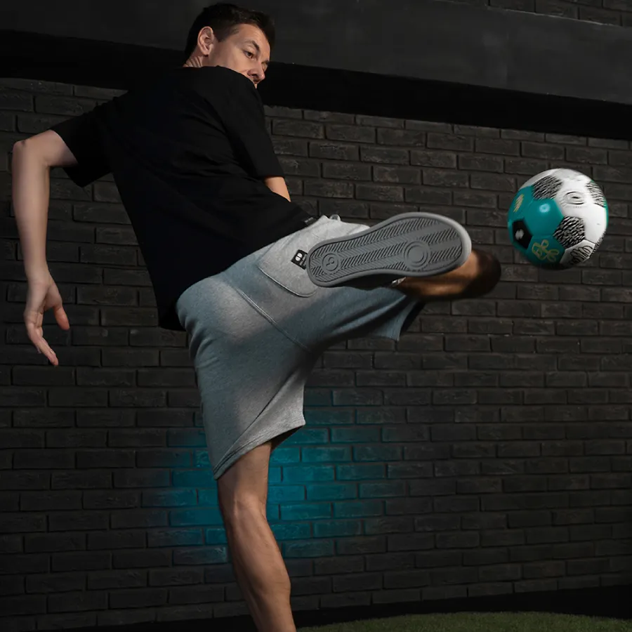Pro soccer tricks with Honza Weber