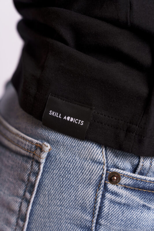 skill addicts pill t-shirt black