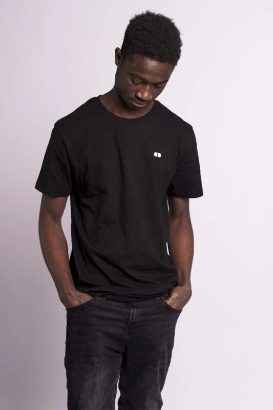 skill addicts pill t-shirt black