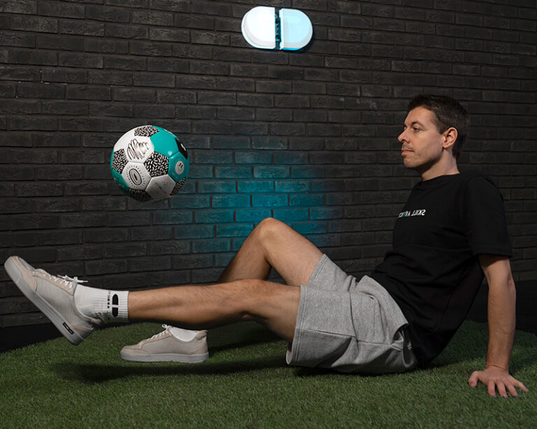 football juggling freestyle ball