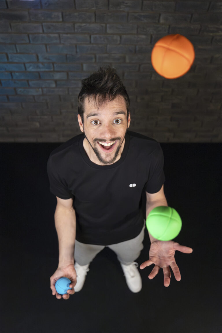 learn ball juggling with skilladdicts app