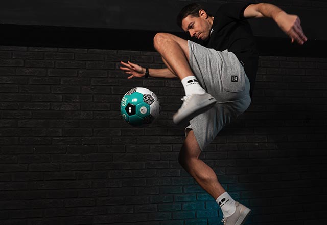 freestyle football tricks