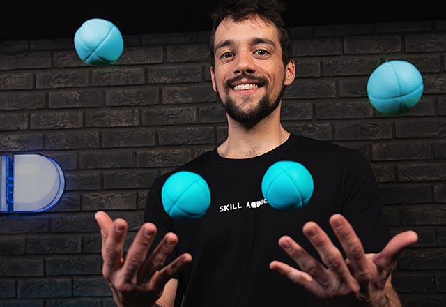 learn how to juggle balls