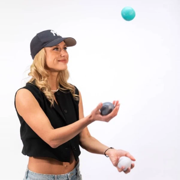 how to juggle balls