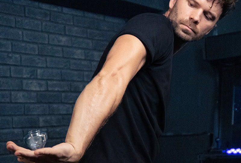 hand curl spin top trick