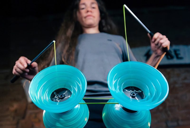 diabolo tricks